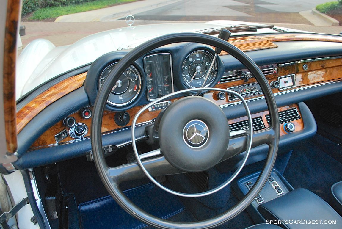 1971 White Mercedes-Benz 200-Series Convertible