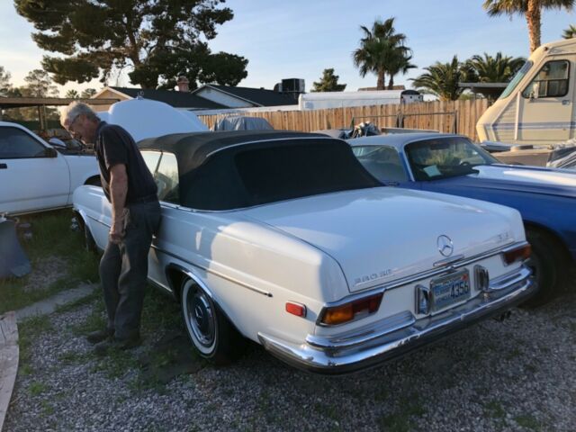 1971 White Mercedes-Benz 200-Series Convertible