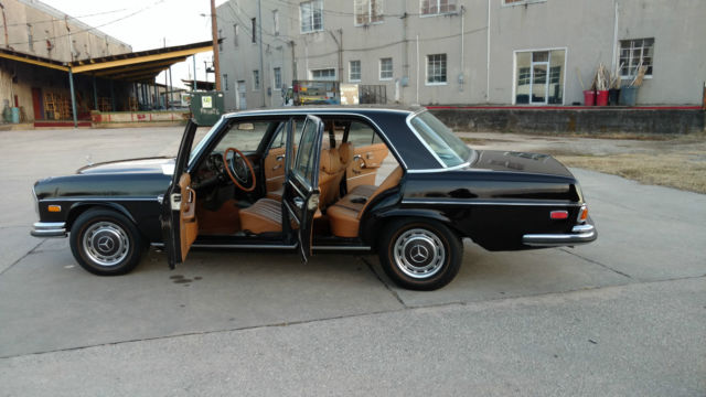 1971 Brown Mercedes-Benz 200-Series U/K
