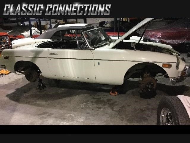 1971 White MG MGB --