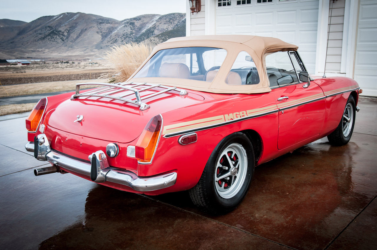 1971 Red MG MGB Convertible