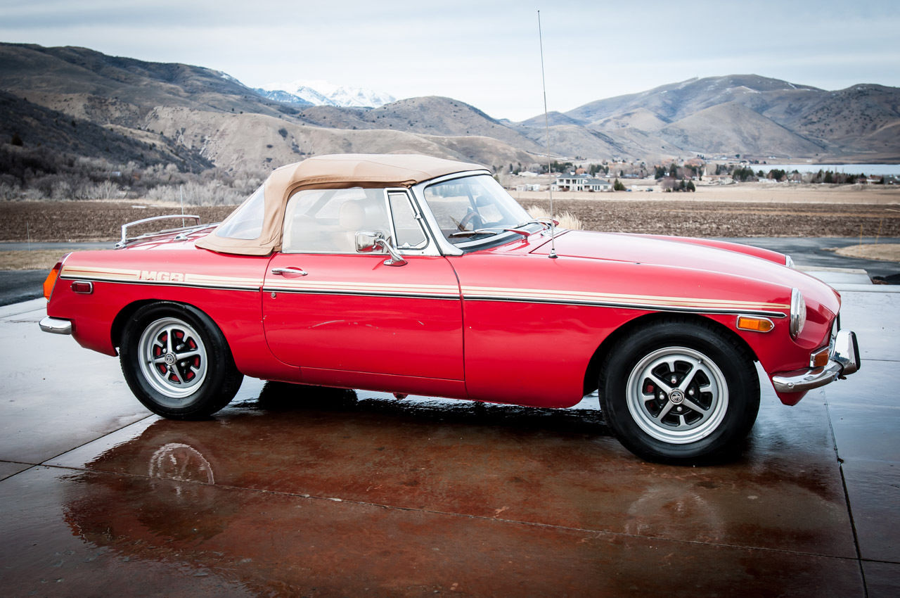 1971 Red MG MGB Convertible
