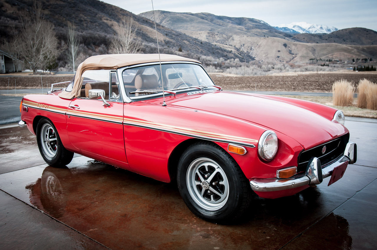 1971 Red MG MGB Convertible