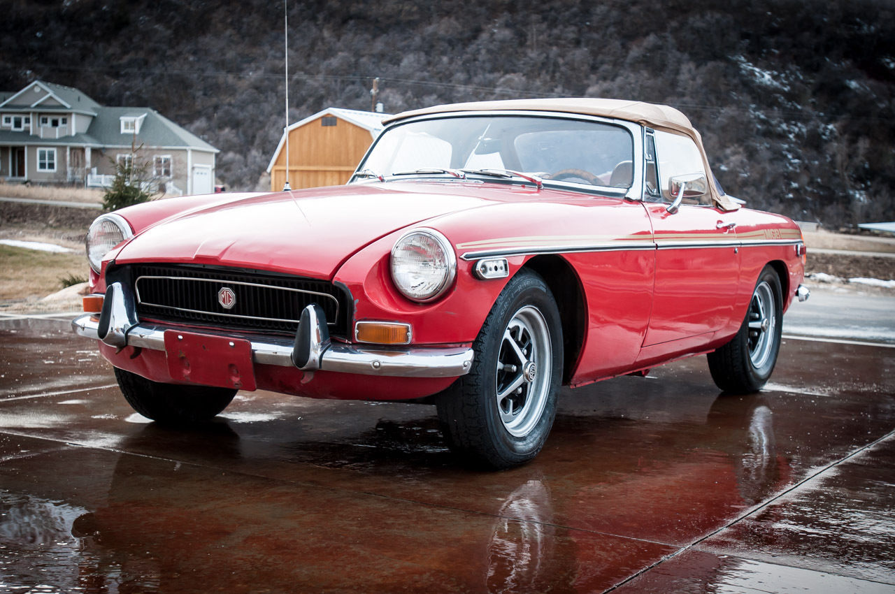 1971 Red MG MGB Convertible