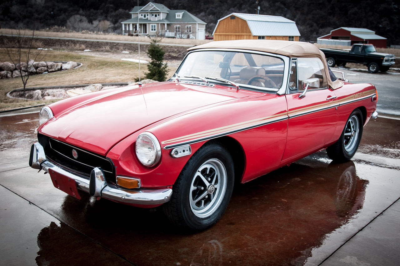 1971 Red MG MGB Convertible