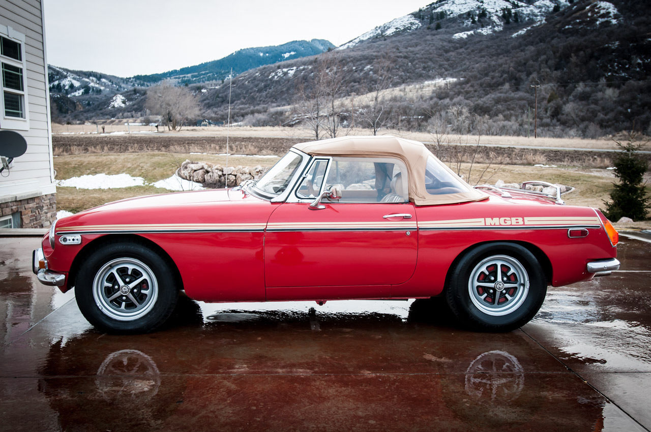 1971 Red MG MGB Convertible