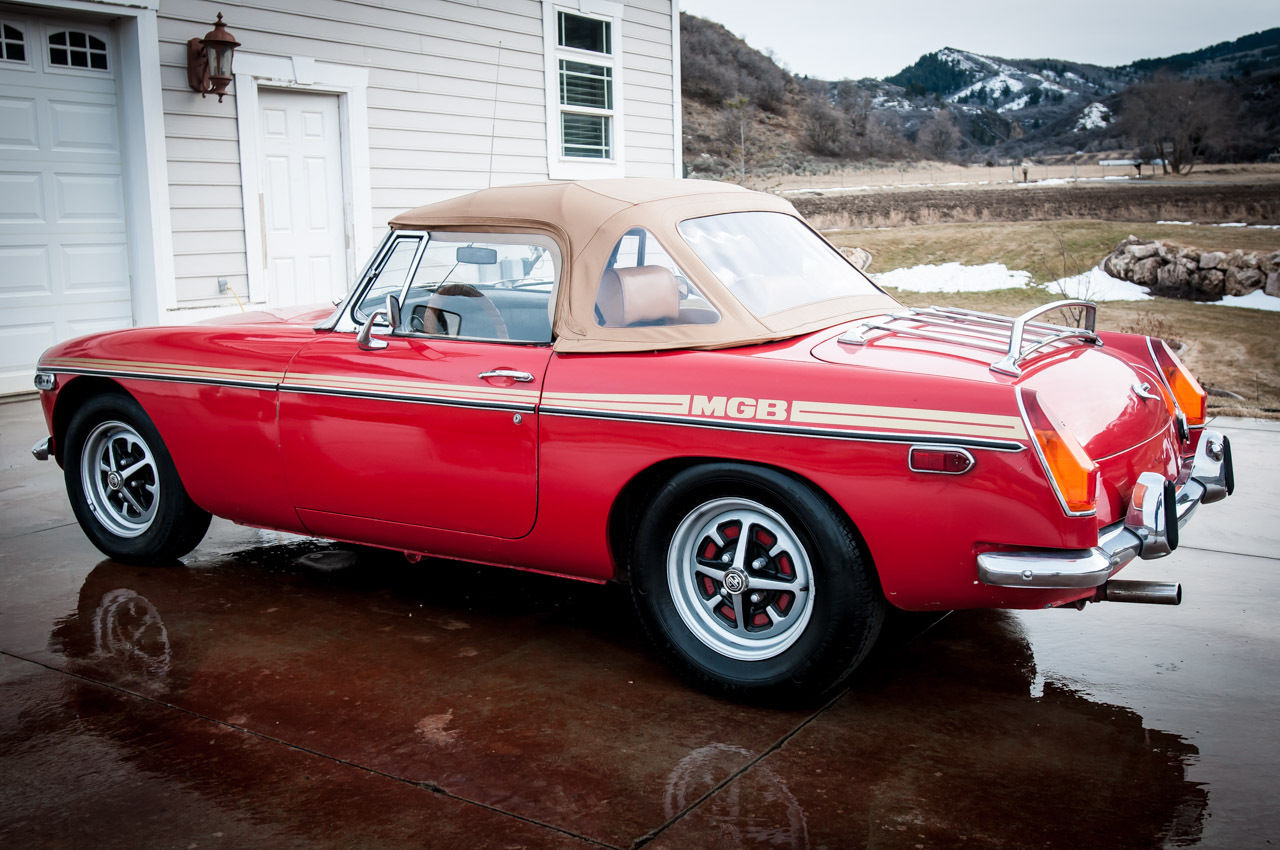 1971 Red MG MGB Convertible