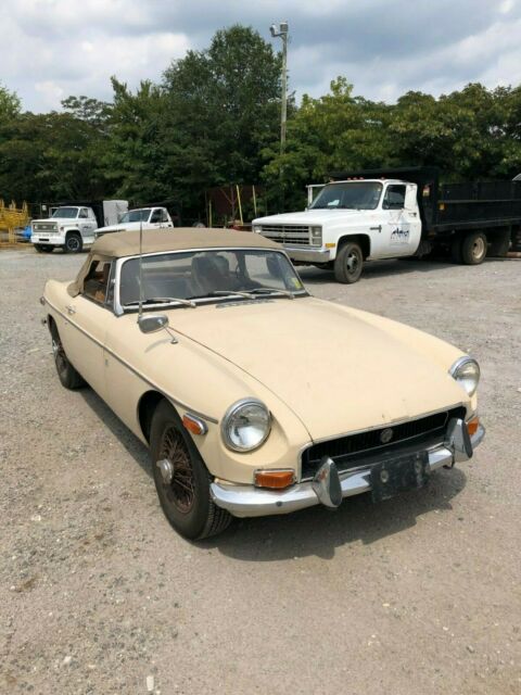 1971 Off White MG MGB Convertible