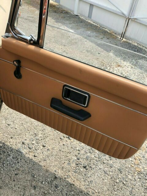 1971 Off White MG MGB Convertible