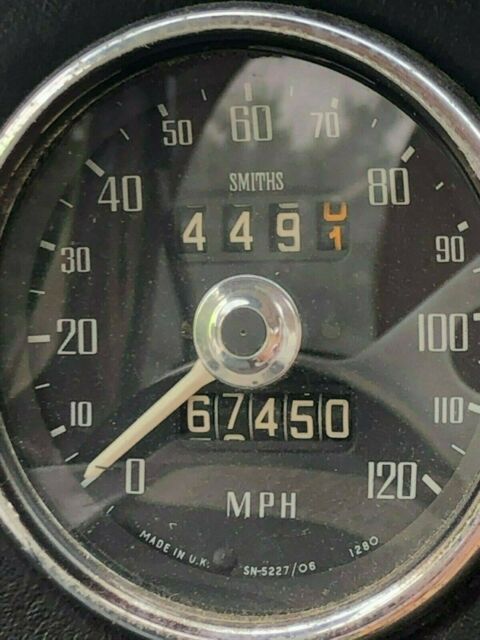 1971 Off White MG MGB Convertible