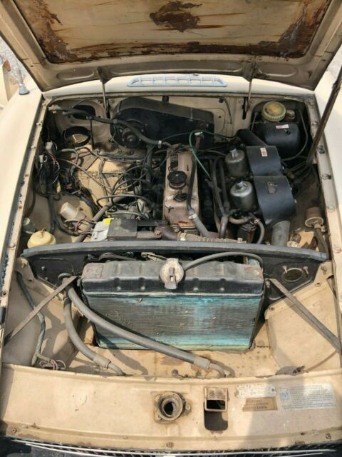 1971 Off White MG MGB Convertible