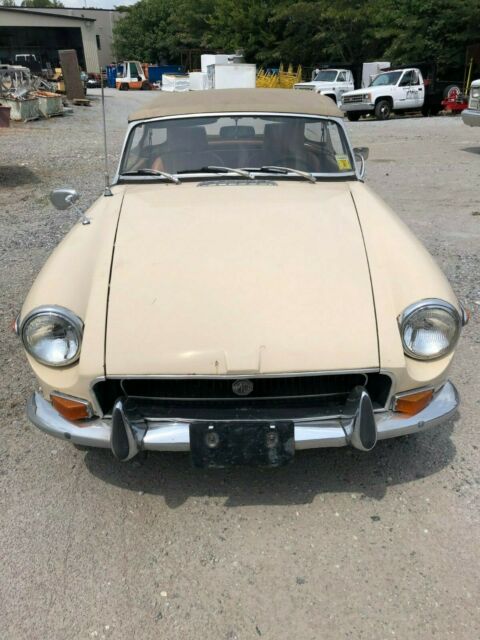 1971 Off White MG MGB Convertible