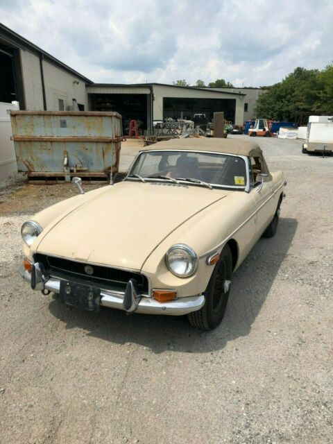1971 Off White MG MGB Convertible