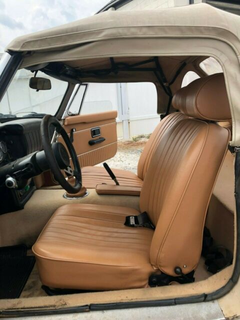 1971 Off White MG MGB Convertible