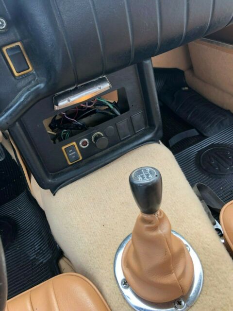 1971 Off White MG MGB Convertible