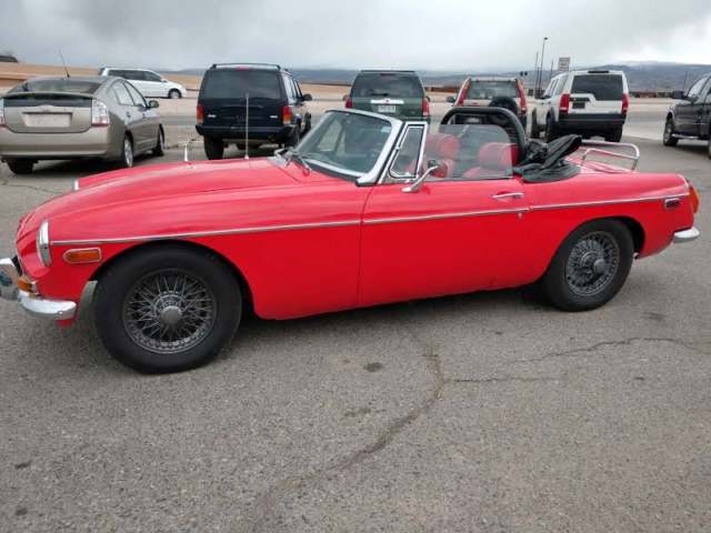 1971 Red MG MGB Convertible