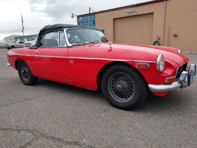 1971 Red MG MGB Convertible