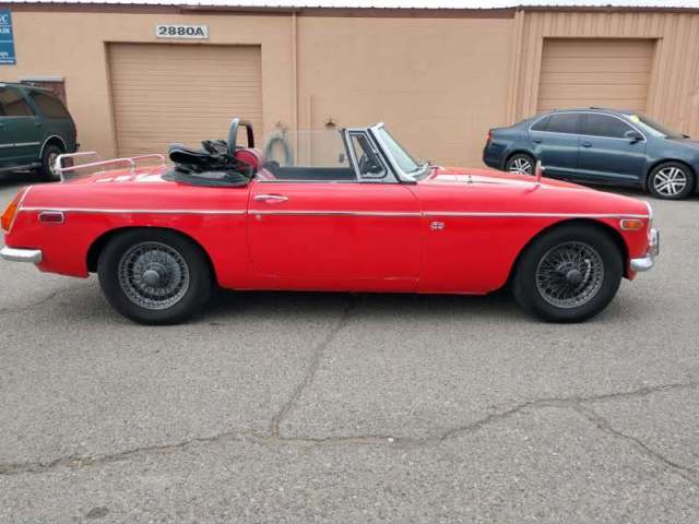1971 Red MG MGB Convertible
