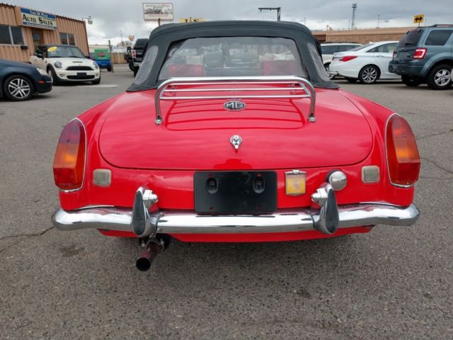 1971 Red MG MGB Convertible