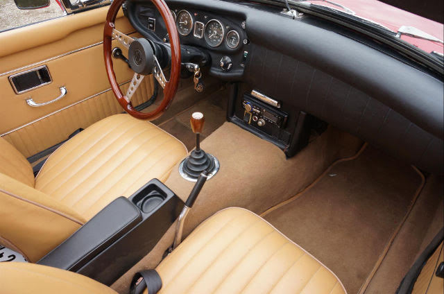 1971 Red MG MGB Convertible