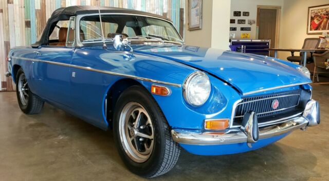 1971 Blue MG MGB