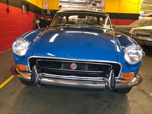 1971 Blue MG MGB Convertible