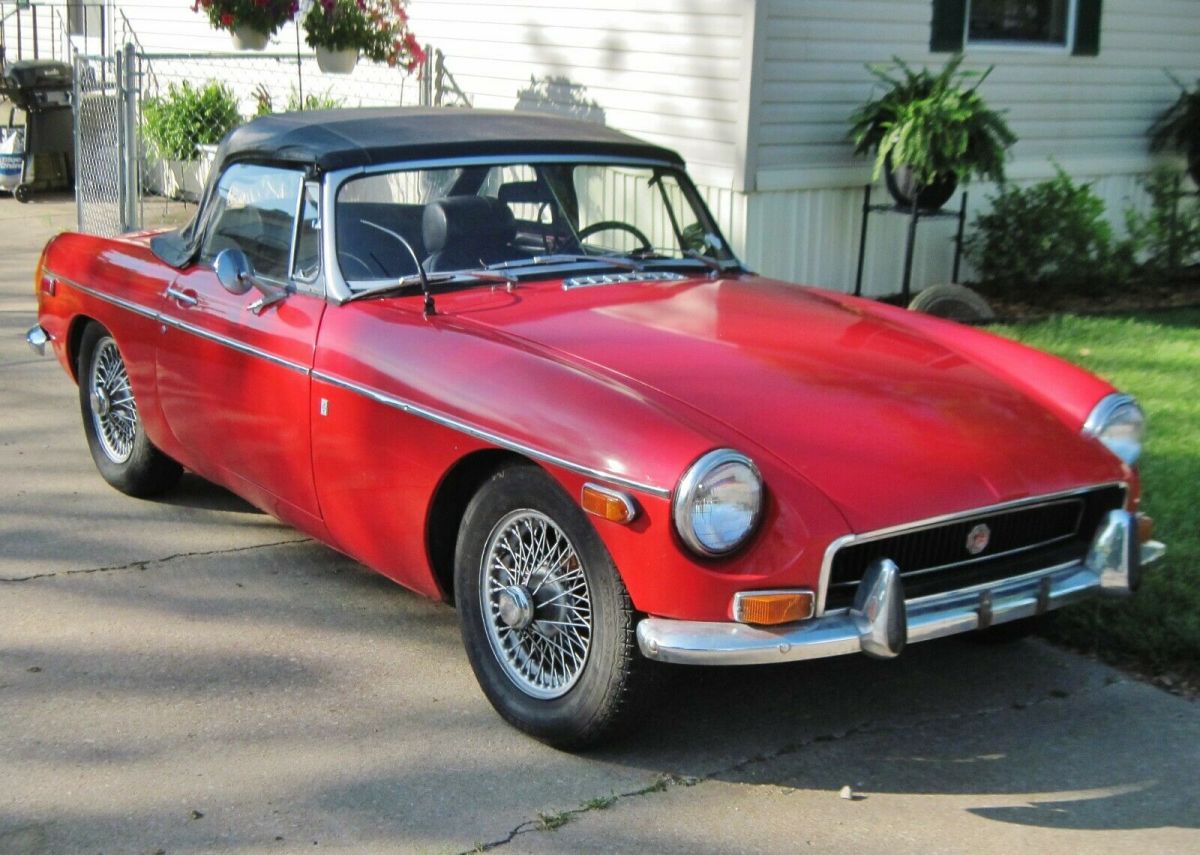 1971 Red MG MGB Convertible