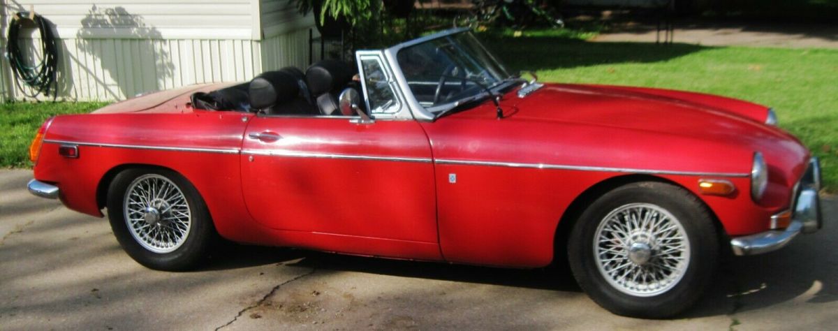 1971 Red MG MGB Convertible