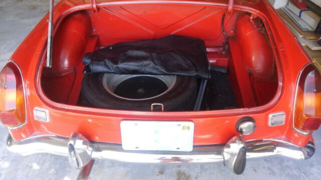 1971 Red MG MGB Coupe