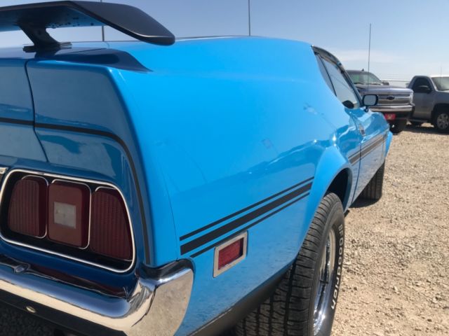 1971 Blue Ford Mustang