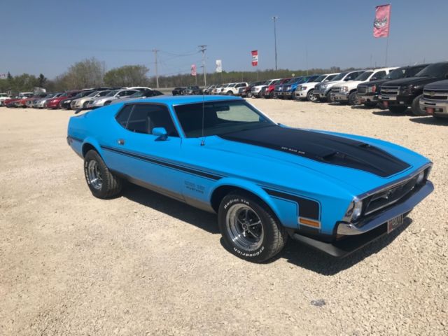 1971 Blue Ford Mustang