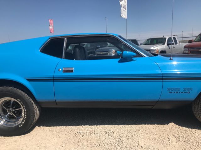 1971 Blue Ford Mustang