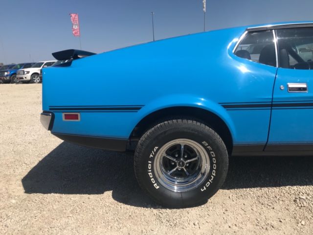 1971 Blue Ford Mustang