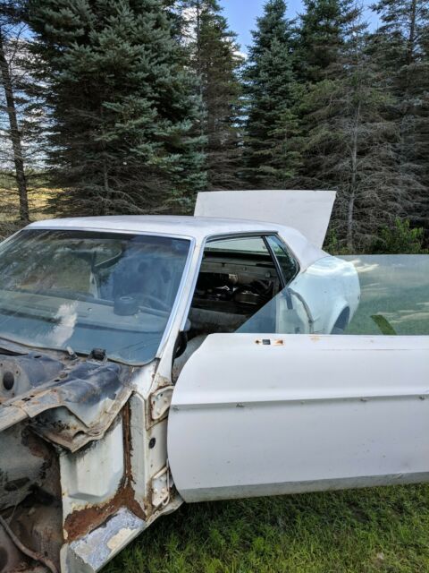 1971 White Ford Mustang Coupe