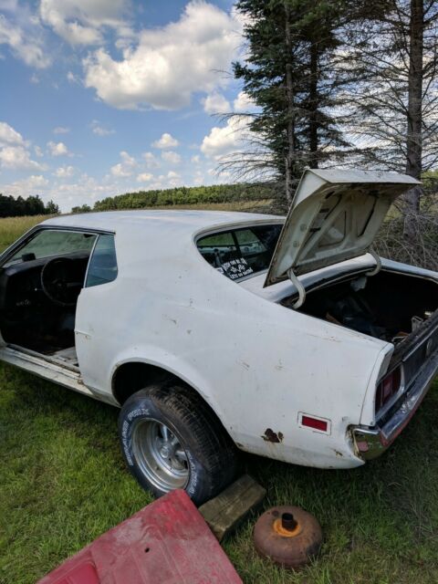 1971 White Ford Mustang Coupe