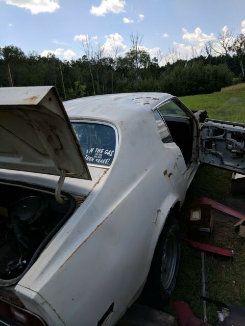 1971 White Ford Mustang Coupe