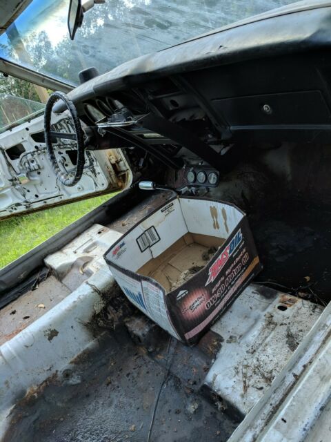 1971 White Ford Mustang Coupe