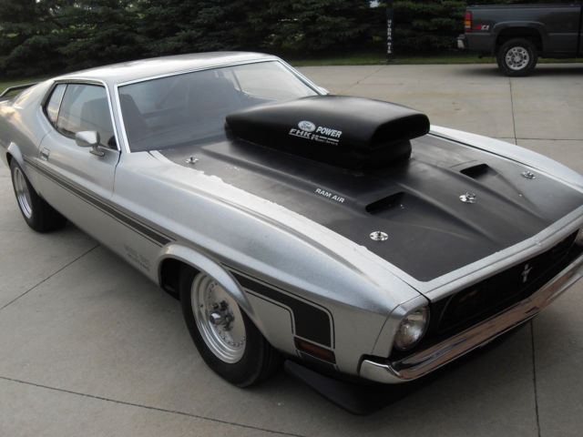 1971 silver Ford Mustang Fastback