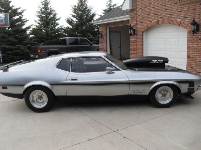 1971 silver Ford Mustang Fastback