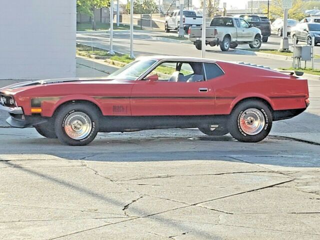 1971 Red Ford Mustang