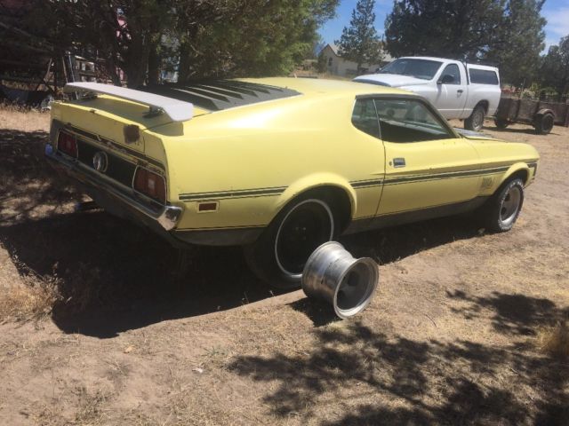 1971 Yellow Ford Mustang Fastback