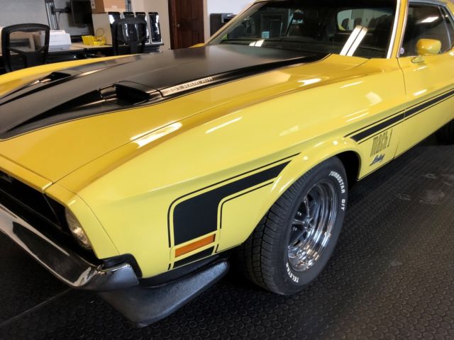 1971 Yellow Ford Mustang Coupe