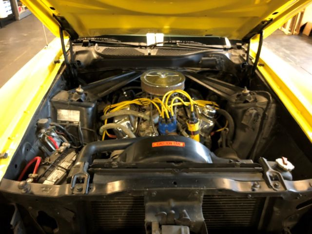 1971 Yellow Ford Mustang Coupe