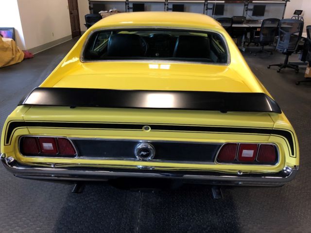 1971 Yellow Ford Mustang Coupe