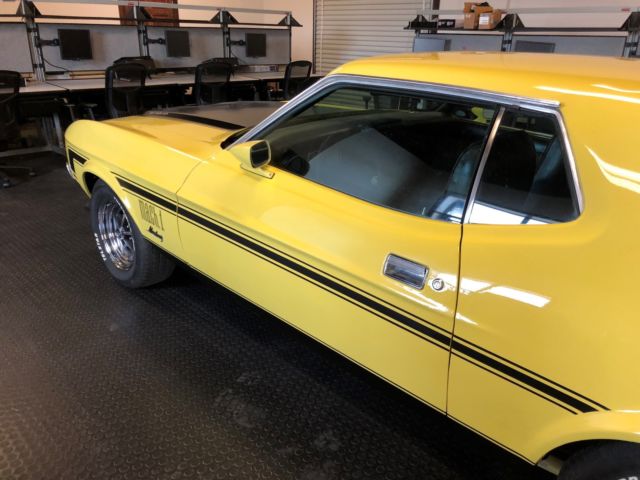 1971 Yellow Ford Mustang Coupe