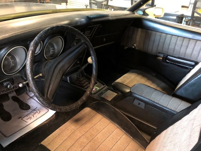 1971 Yellow Ford Mustang Coupe