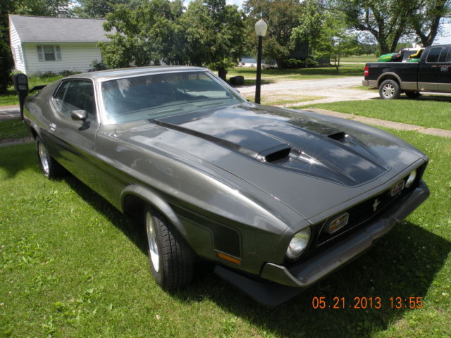 1971 Pepper Gray Metalic Ford Mustang Fastback
