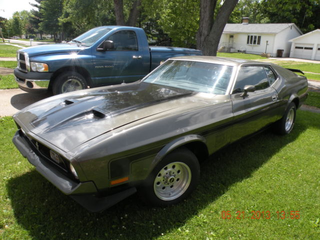 1971 Pepper Gray Metalic Ford Mustang Fastback