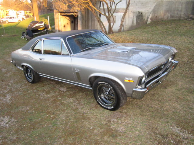 1971 Silver Chevrolet Nova