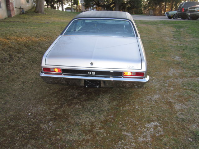 1971 Silver Chevrolet Nova